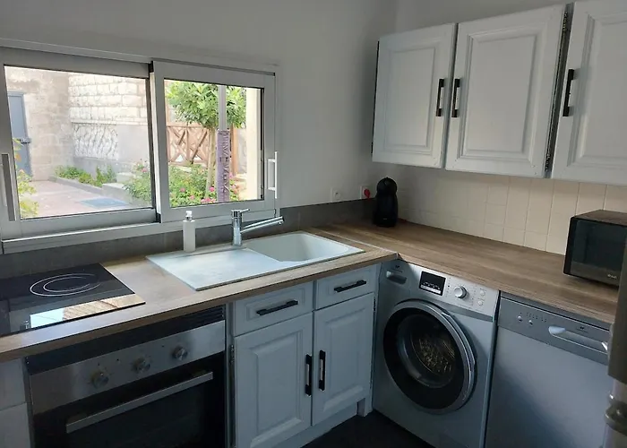 Dom wakacyjny House In Caen